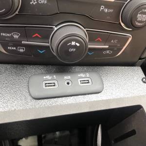 2021_Charger_OEM_USB_original